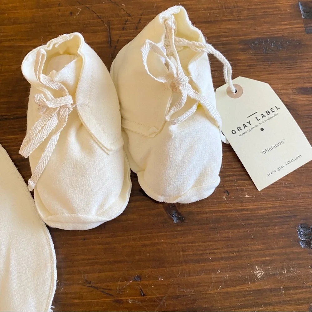 NWT Gray Label Booties 6-12M And Bib Set Cream Baby 100% Organic Cotton